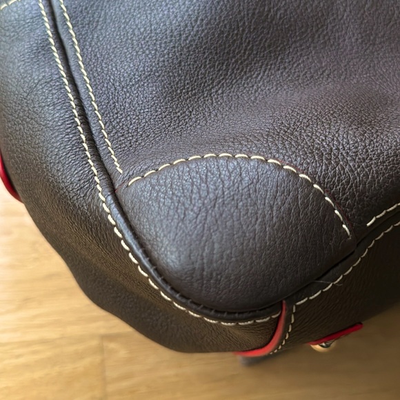 Authentic CHCarolina Herrera leather Blasón Medium brown bag. Gold tone hardware - Picture 14 of 16